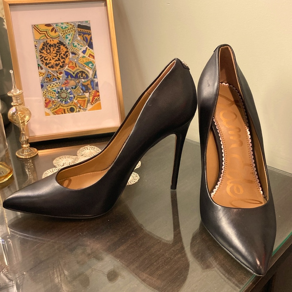 NEW black stiletto pumps size 8